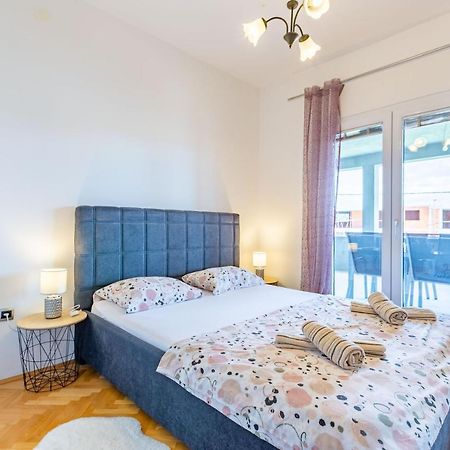 Rs Two Bedroom Apartment Sukošan Kültér fotó