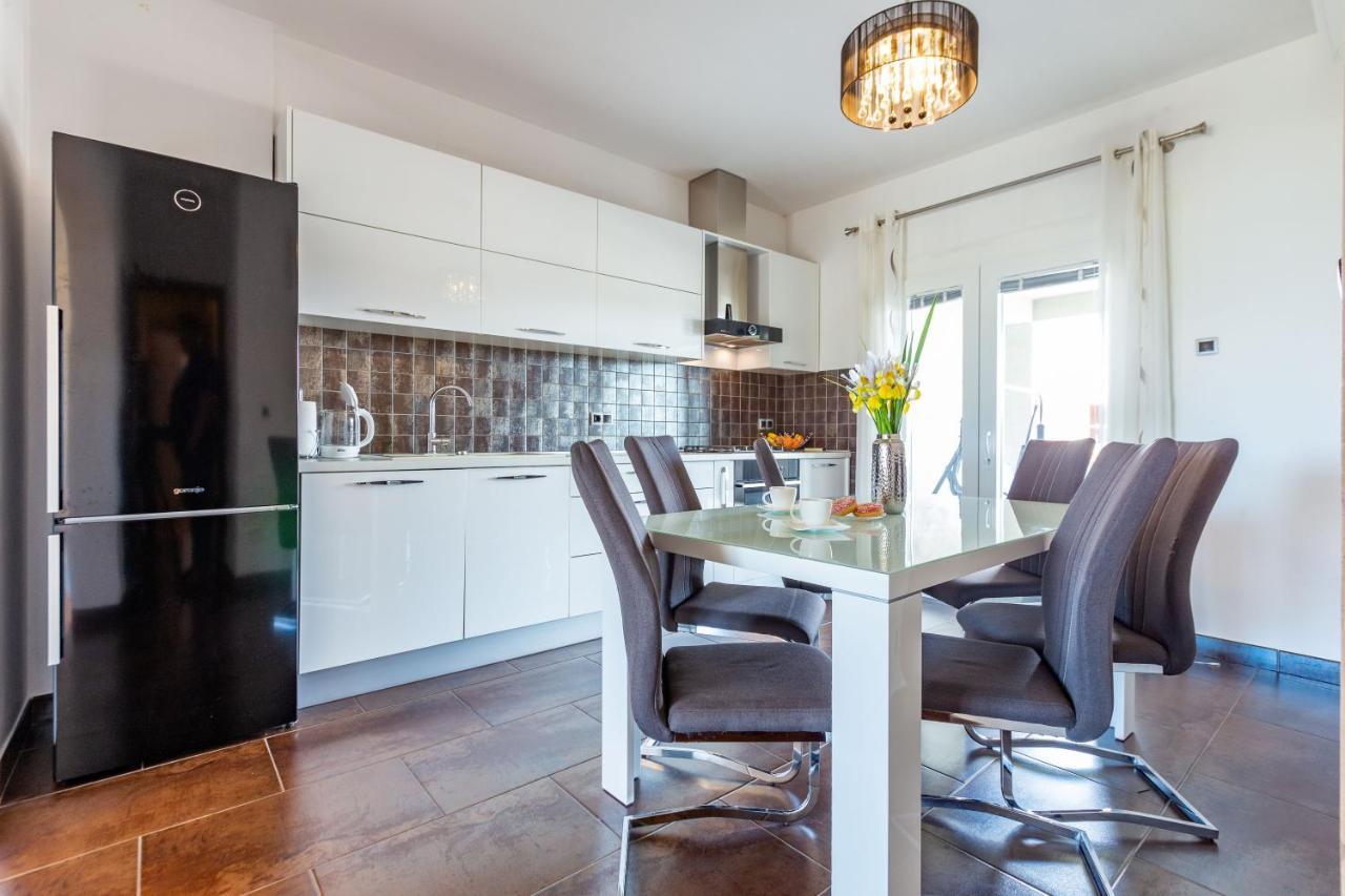Rs Two Bedroom Apartment Sukošan Kültér fotó