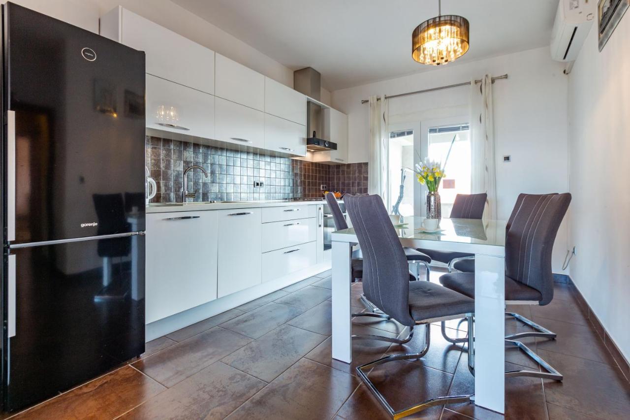 Rs Two Bedroom Apartment Sukošan Kültér fotó
