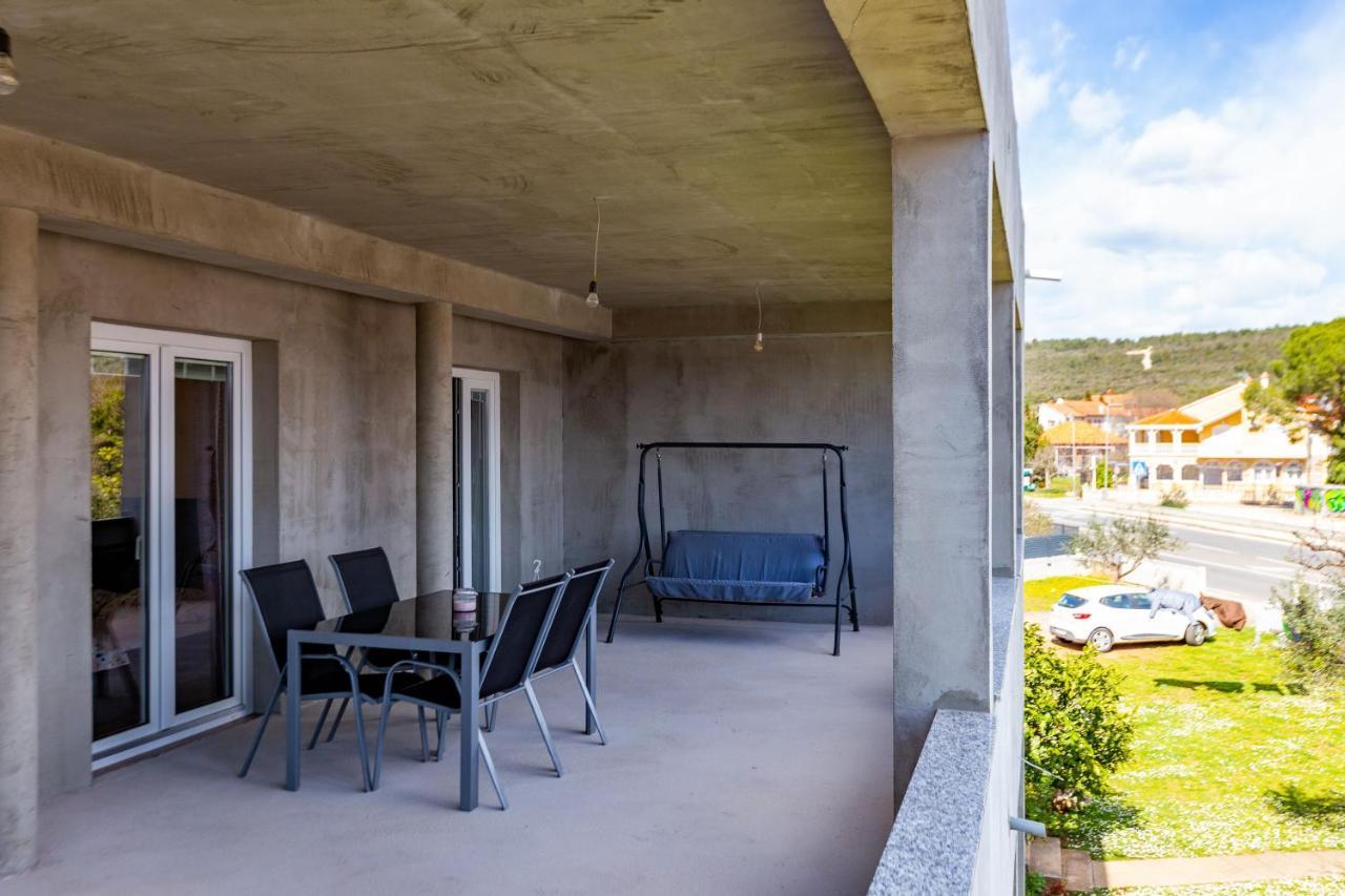 Rs Two Bedroom Apartment Sukošan Kültér fotó