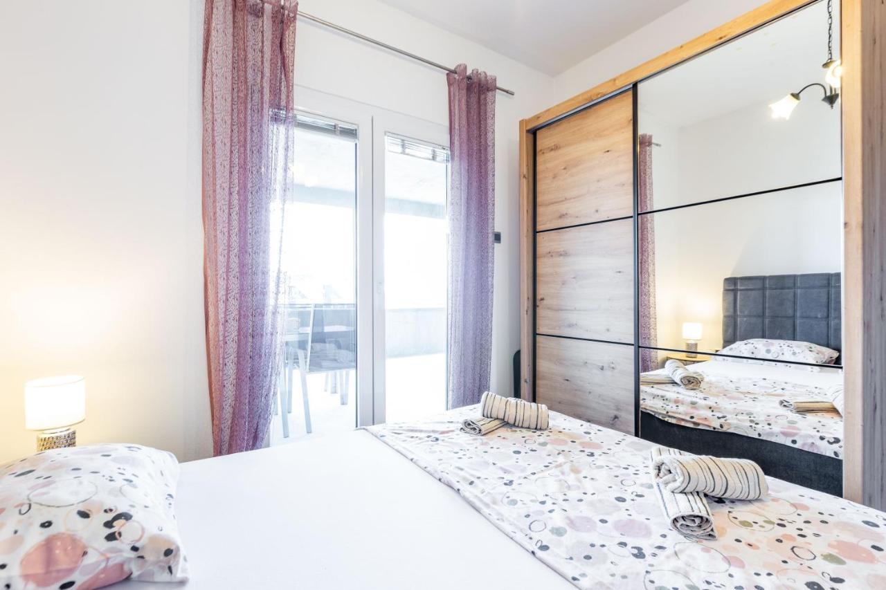 Rs Two Bedroom Apartment Sukošan Kültér fotó